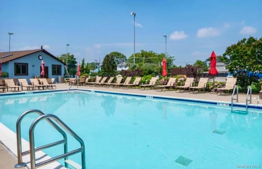 1 Anchorage Way #702 Freeport, NY 11520