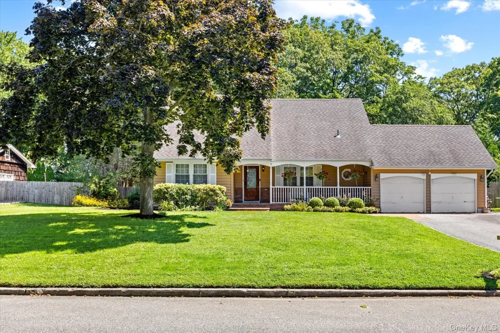 9 Charlemagne Drive Nesconset, NY 11767
