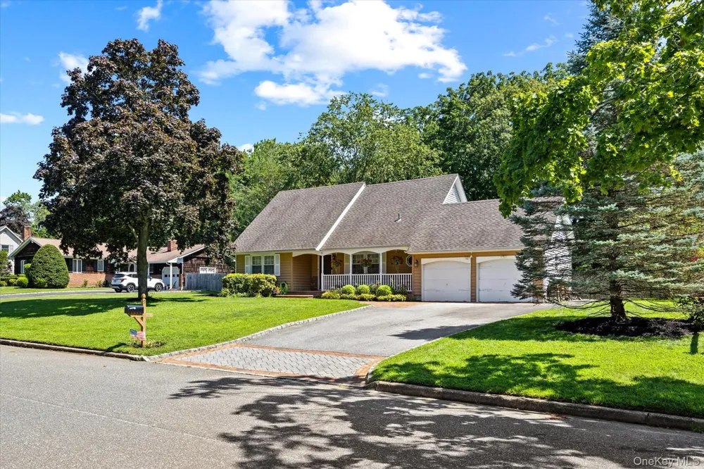 9 Charlemagne Drive Nesconset, NY 11767