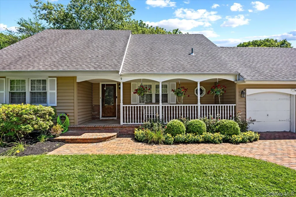 9 Charlemagne Drive Nesconset, NY 11767