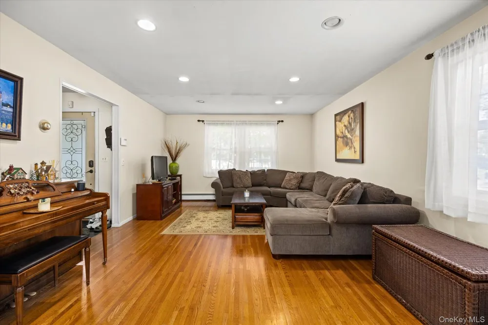 9 Charlemagne Drive Nesconset, NY 11767