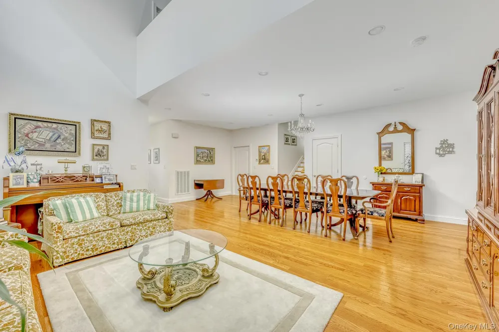 22 Westminster Way Pomona, NY 10970