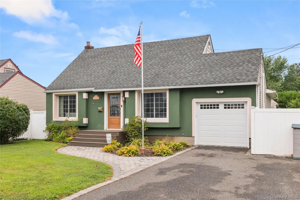 397 Buffalo Avenue Lindenhurst, NY 11757