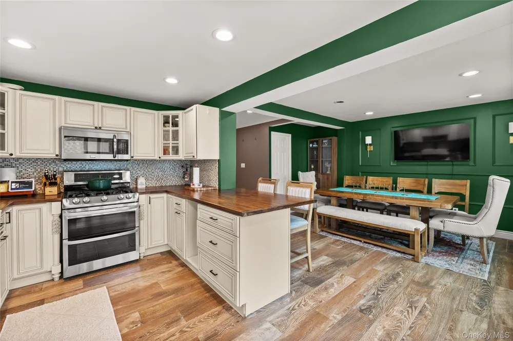 397 Buffalo Avenue Lindenhurst, NY 11757
