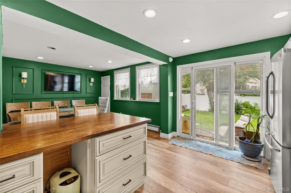 397 Buffalo Avenue Lindenhurst, NY 11757