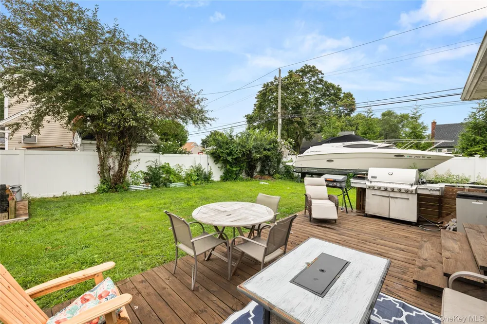 397 Buffalo Avenue Lindenhurst, NY 11757