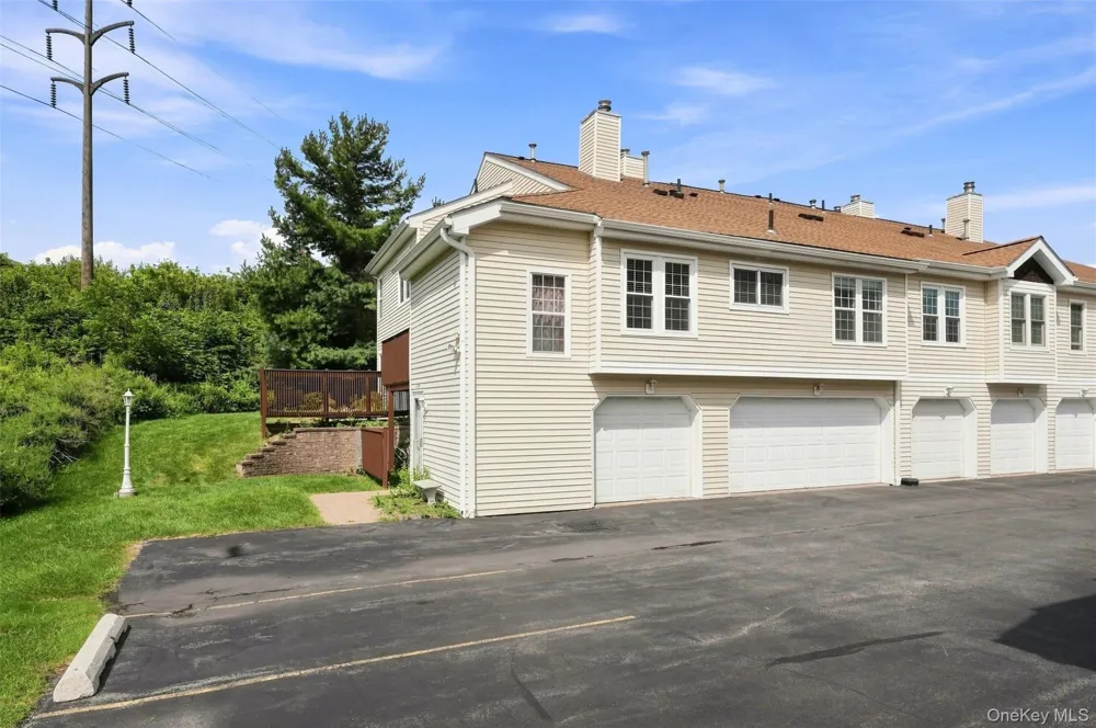 2124 Whispering Hills Chester, NY 10918