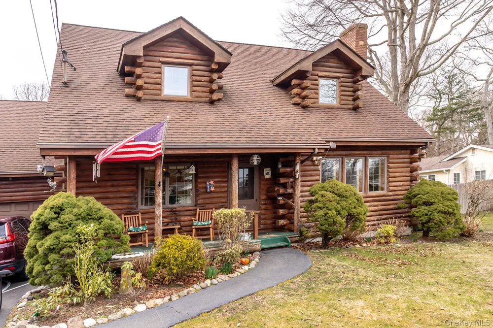 16 Roosevelt Boulevard East Patchogue, NY 11772
