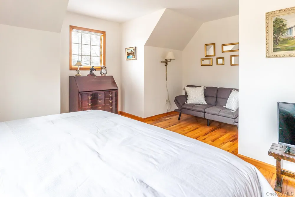 16 Roosevelt Boulevard East Patchogue, NY 11772