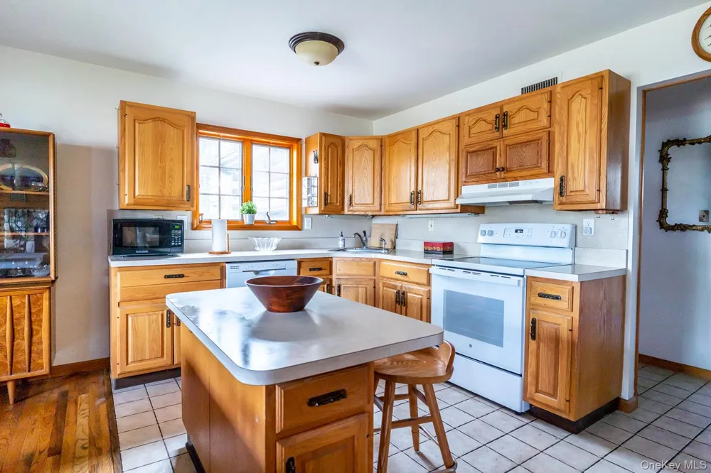 16 Roosevelt Boulevard East Patchogue, NY 11772