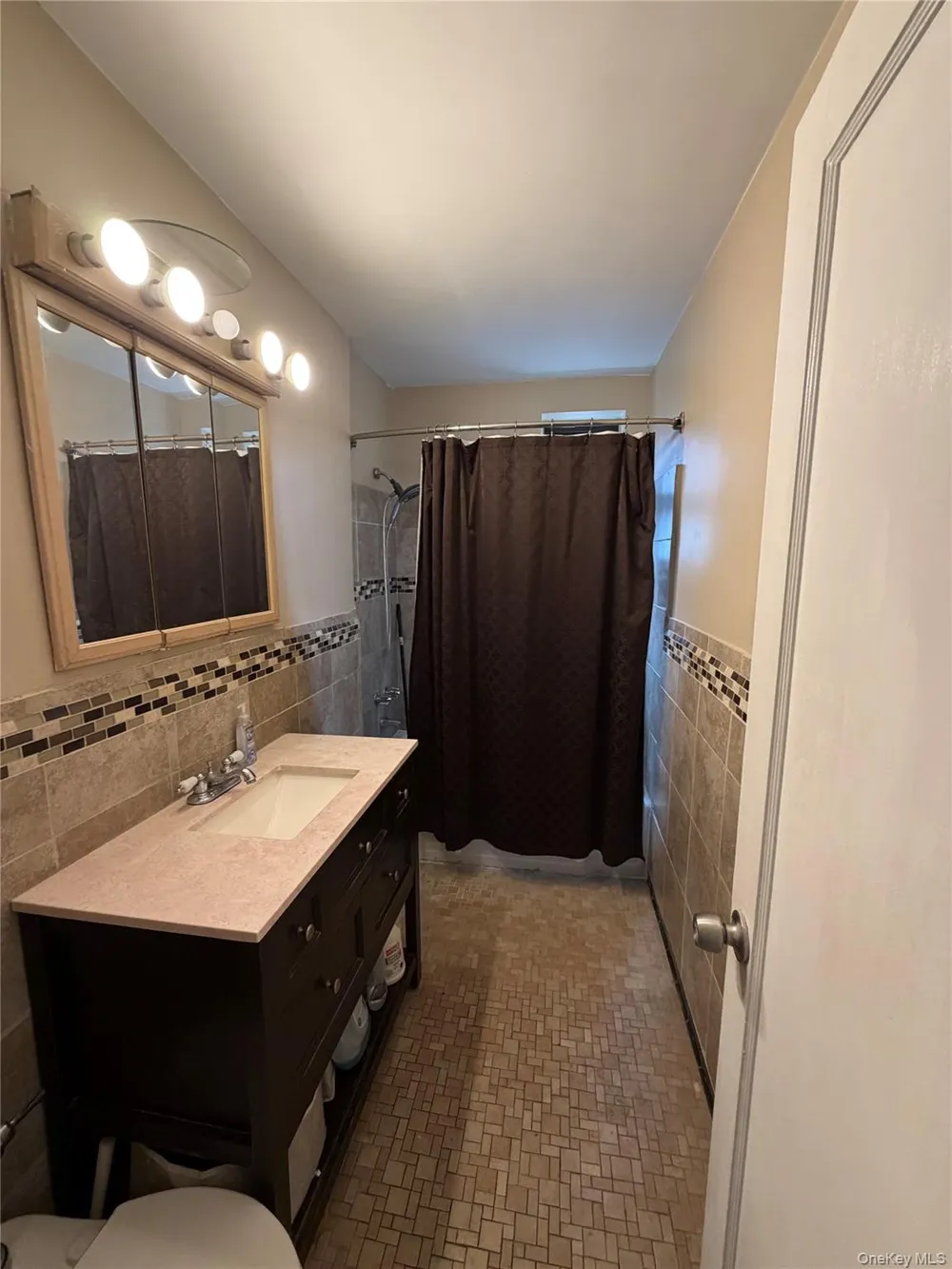 90-10 32nd Avenue #305 East Elmhurst, NY 11369