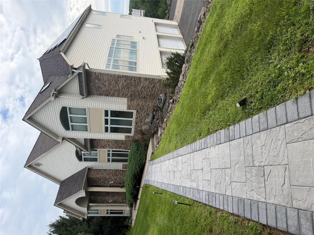107 Overlook Road Pomona, NY 10970