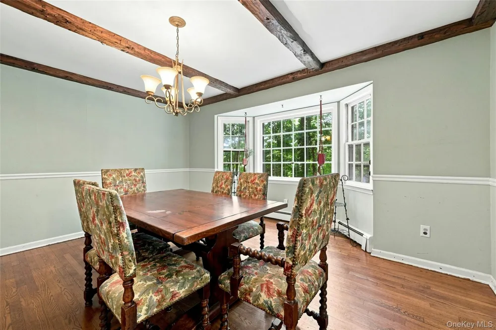 31 Sands Lane Port Jefferson, NY 11777