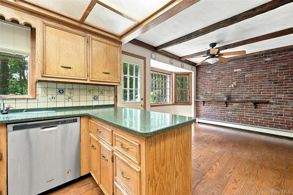 31 Sands Lane Port Jefferson, NY 11777