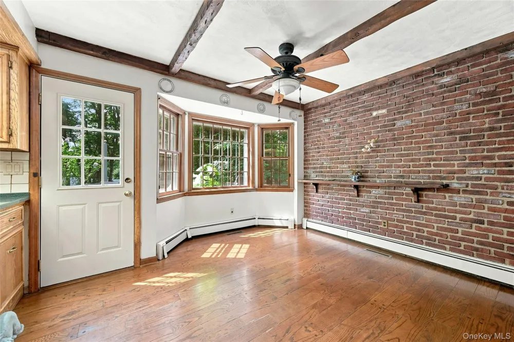 31 Sands Lane Port Jefferson, NY 11777