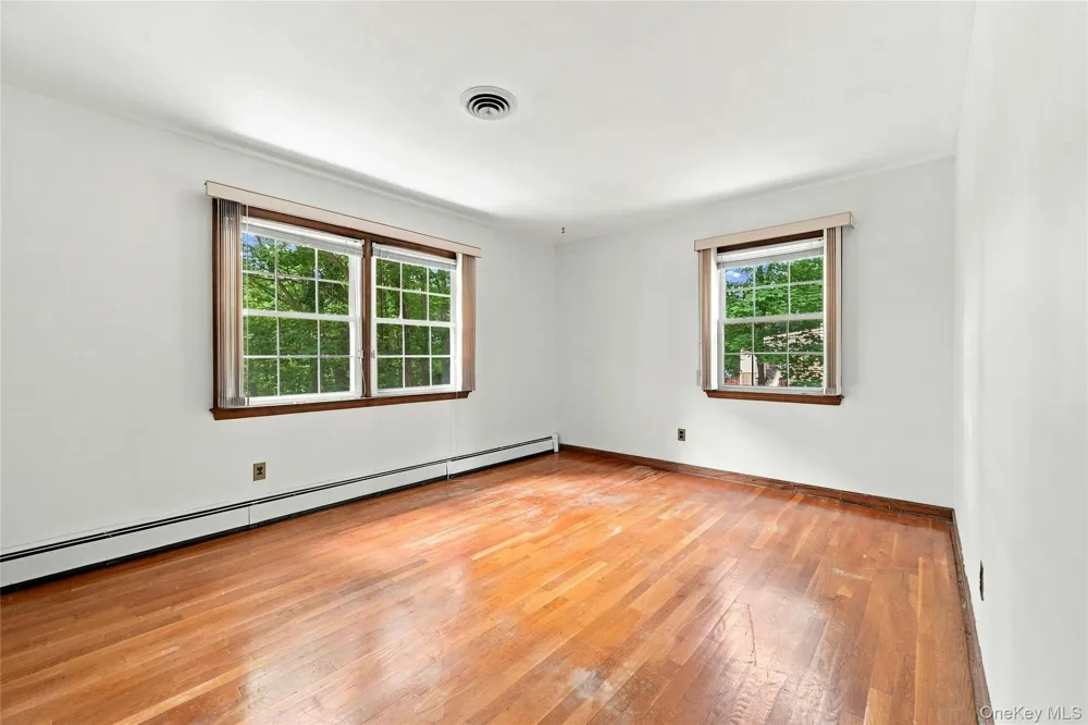 31 Sands Lane Port Jefferson, NY 11777