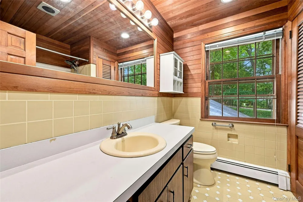 31 Sands Lane Port Jefferson, NY 11777