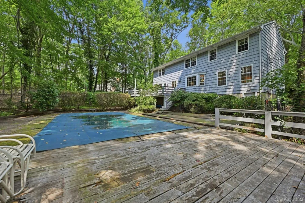 31 Sands Lane Port Jefferson, NY 11777
