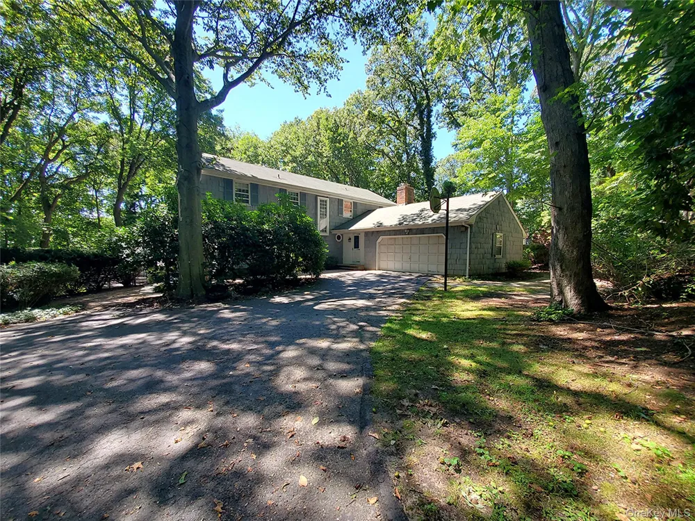 31 Sands Lane Port Jefferson, NY 11777