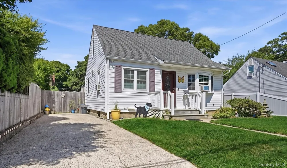 29 Sherwood Drive Mastic Beach, NY 11951