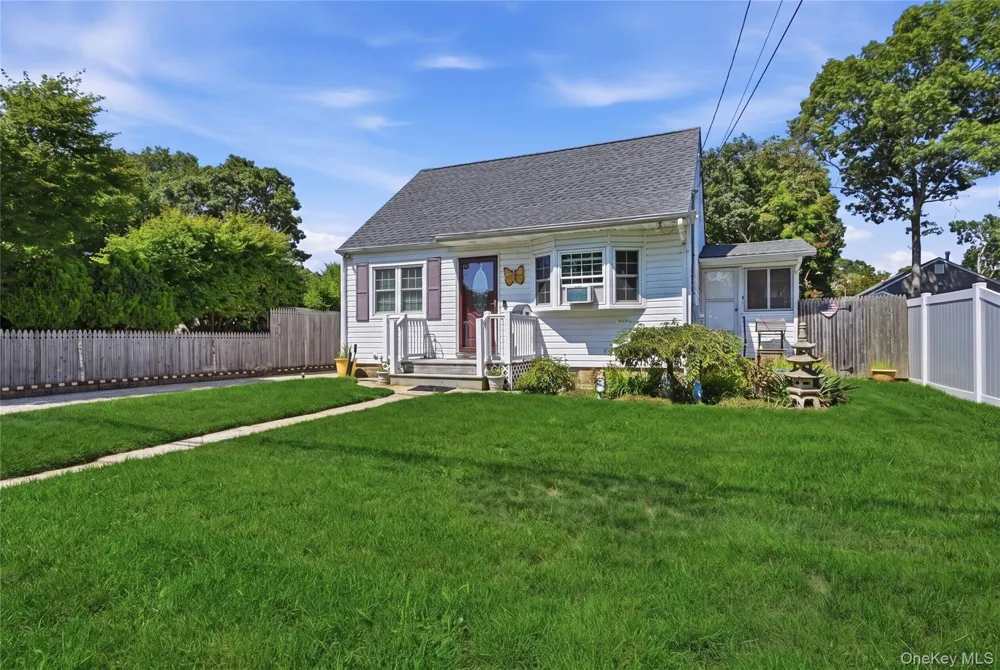 29 Sherwood Drive Mastic Beach, NY 11951