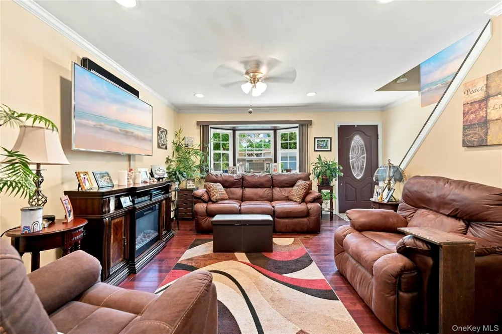 29 Sherwood Drive Mastic Beach, NY 11951
