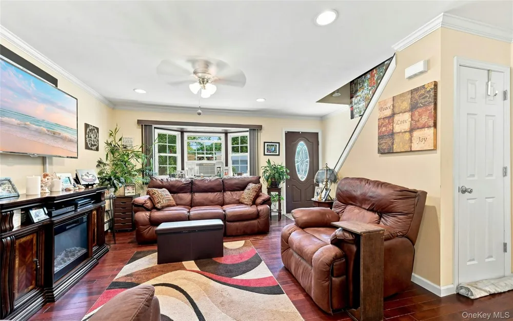 29 Sherwood Drive Mastic Beach, NY 11951