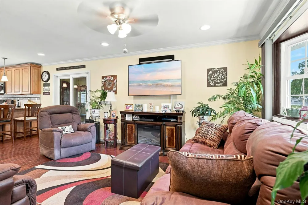 29 Sherwood Drive Mastic Beach, NY 11951
