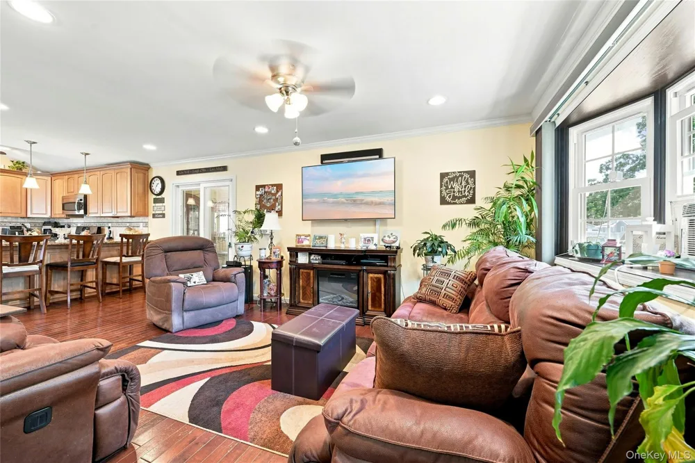 29 Sherwood Drive Mastic Beach, NY 11951