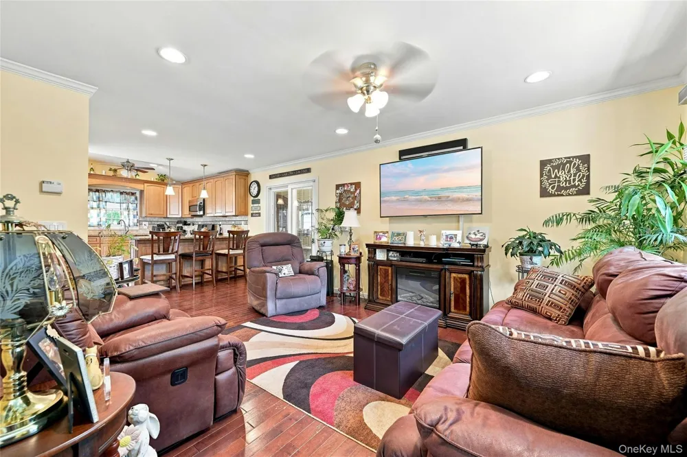 29 Sherwood Drive Mastic Beach, NY 11951