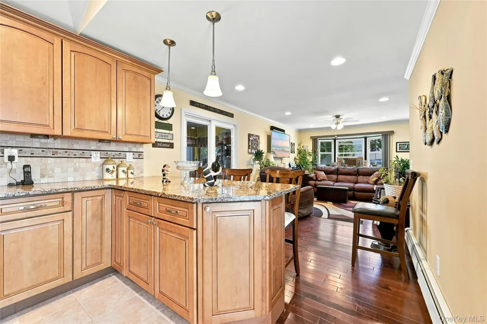 29 Sherwood Drive Mastic Beach, NY 11951