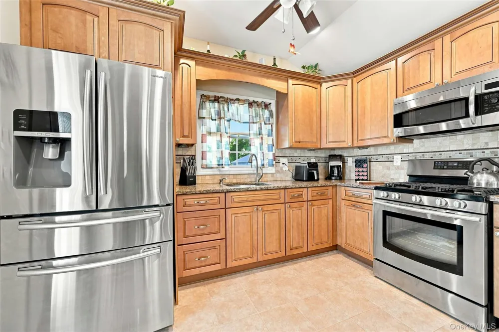 29 Sherwood Drive Mastic Beach, NY 11951