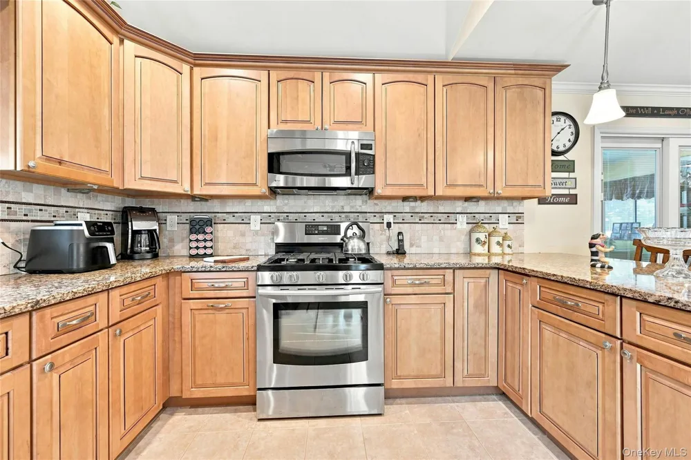 29 Sherwood Drive Mastic Beach, NY 11951