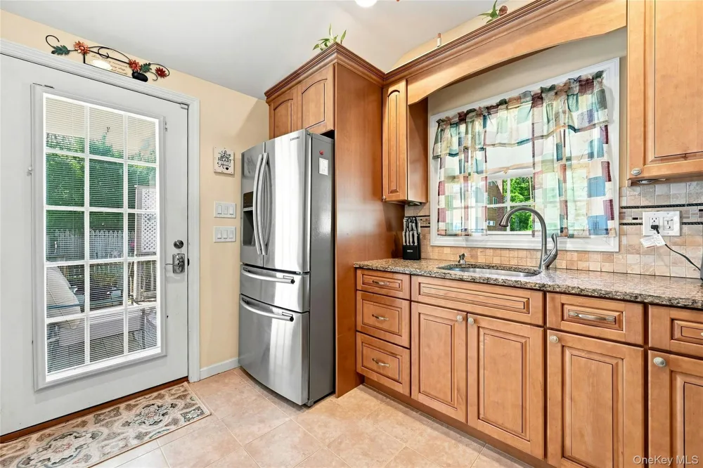 29 Sherwood Drive Mastic Beach, NY 11951