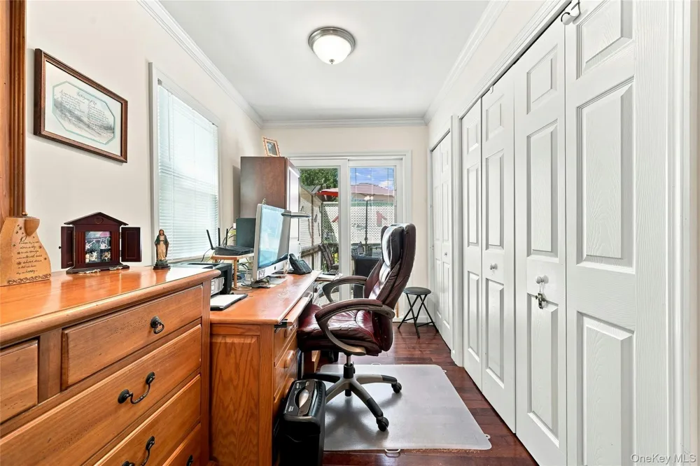 29 Sherwood Drive Mastic Beach, NY 11951