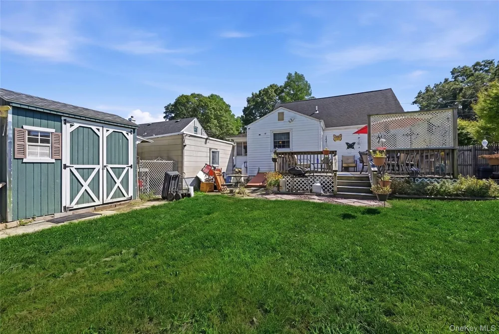 29 Sherwood Drive Mastic Beach, NY 11951