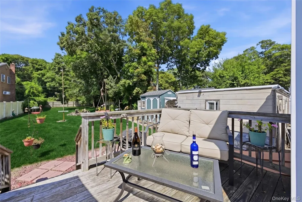 29 Sherwood Drive Mastic Beach, NY 11951