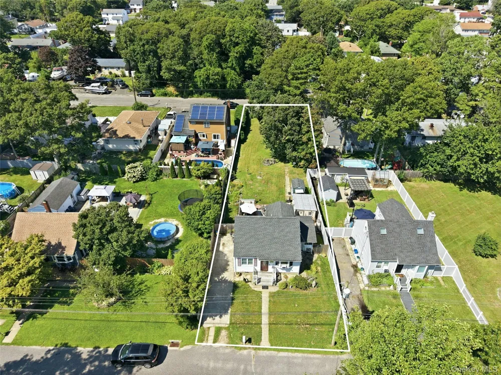 29 Sherwood Drive Mastic Beach, NY 11951