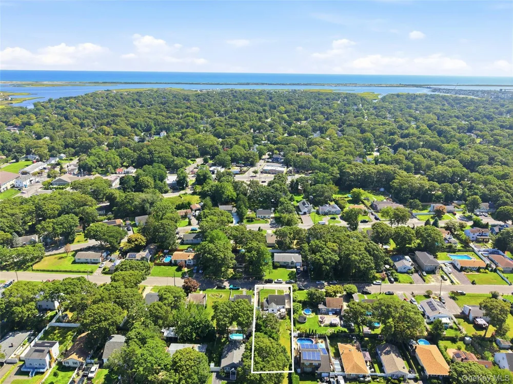 29 Sherwood Drive Mastic Beach, NY 11951