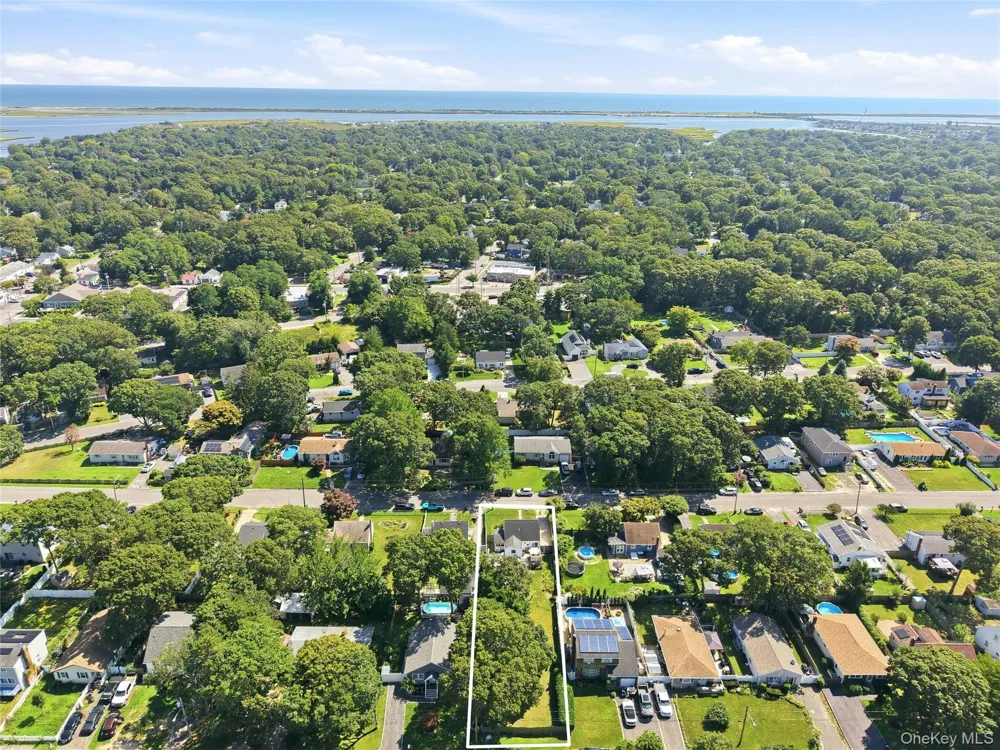 29 Sherwood Drive Mastic Beach, NY 11951