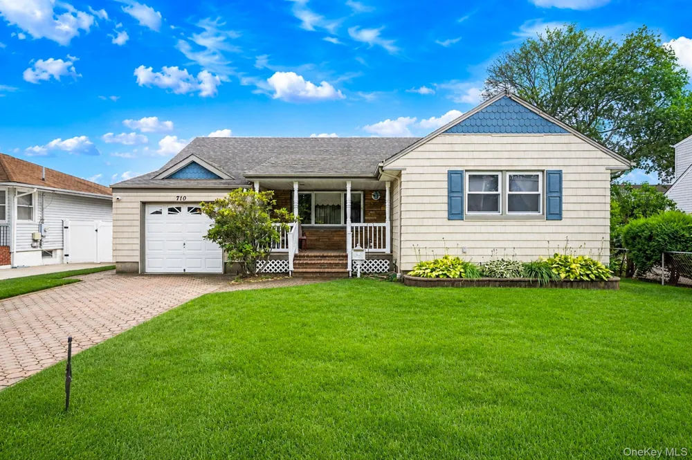 710 Lafayette Avenue Uniondale, NY 11553