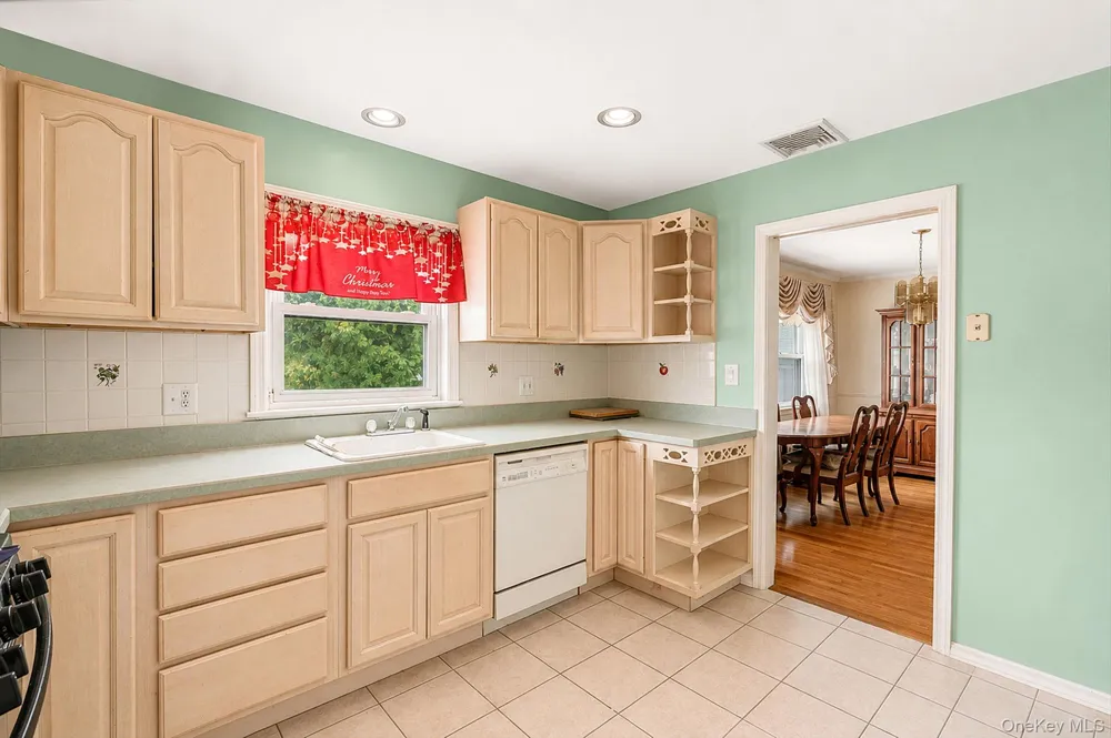 710 Lafayette Avenue Uniondale, NY 11553