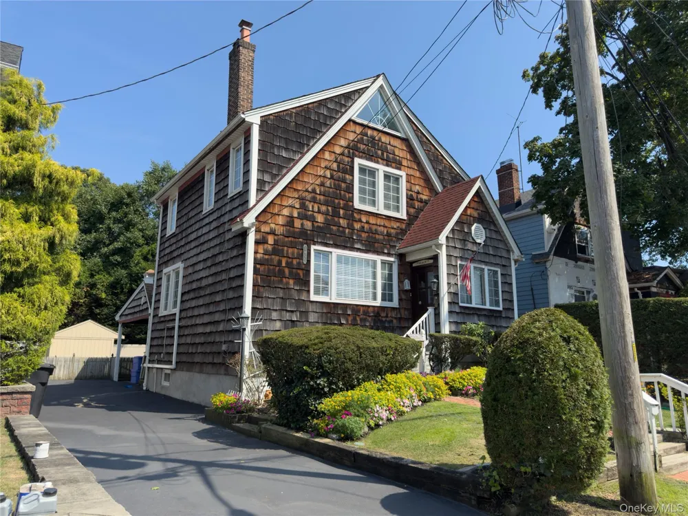 1055 Stanton Avenue Woodmere, NY 11598