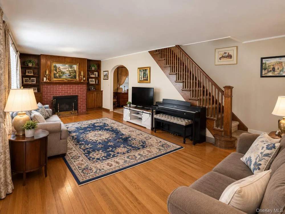 1055 Stanton Avenue Woodmere, NY 11598