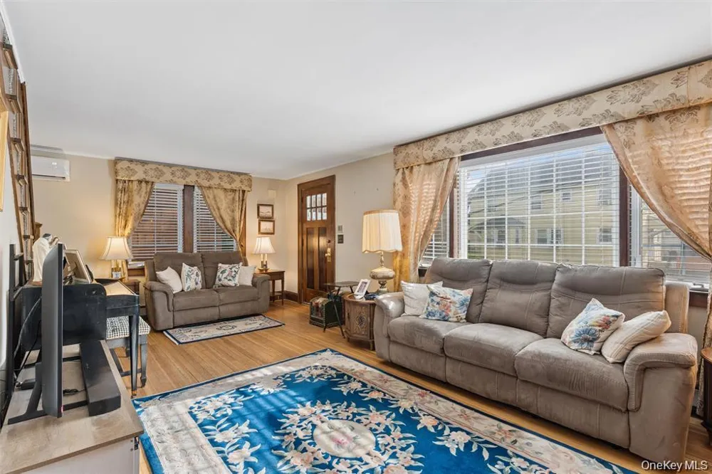 1055 Stanton Avenue Woodmere, NY 11598