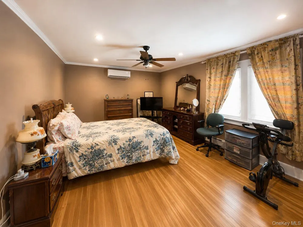 1055 Stanton Avenue Woodmere, NY 11598