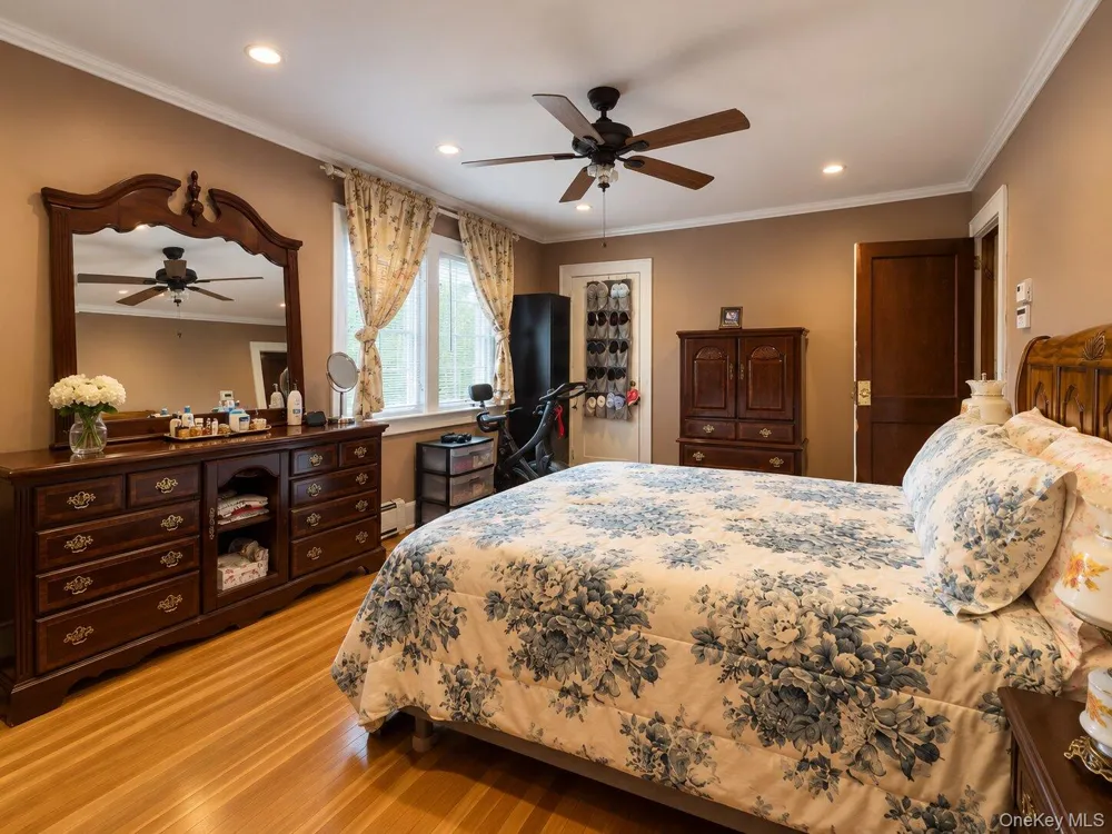 1055 Stanton Avenue Woodmere, NY 11598