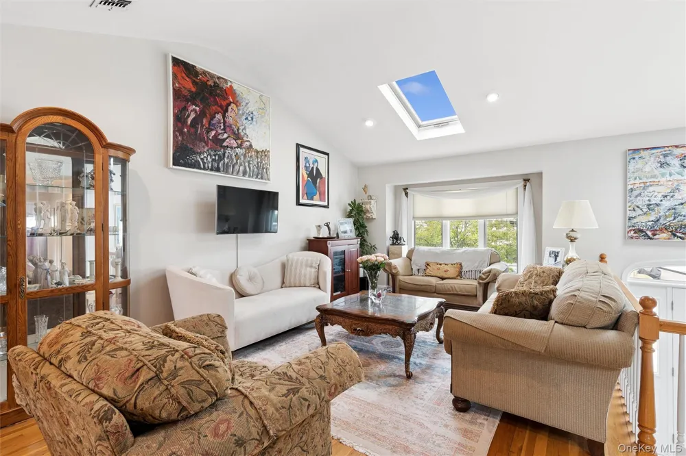 2917 Len Drive Bellmore, NY 11710