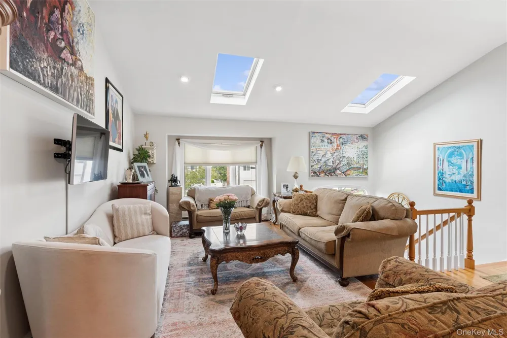 2917 Len Drive Bellmore, NY 11710