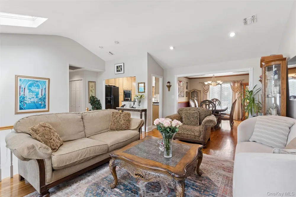 2917 Len Drive Bellmore, NY 11710